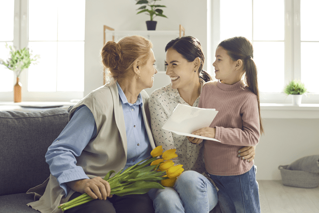 bestemor, mor og barnebarn